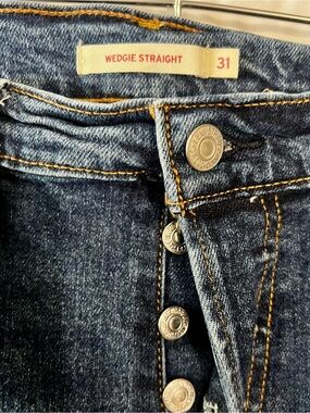 Levi's Wedgie Straight High-Rise Button-Fly Jeans – Size 31